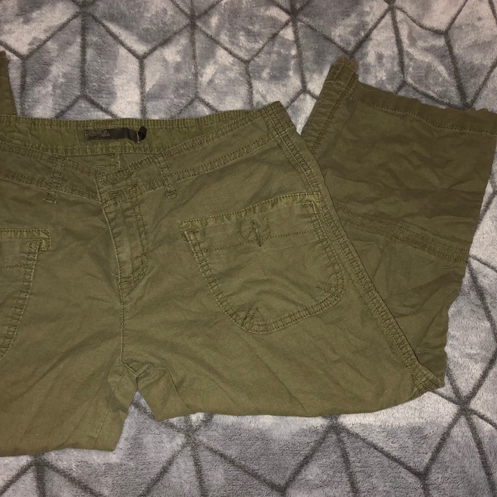 Women’s capris. Excellent condition.